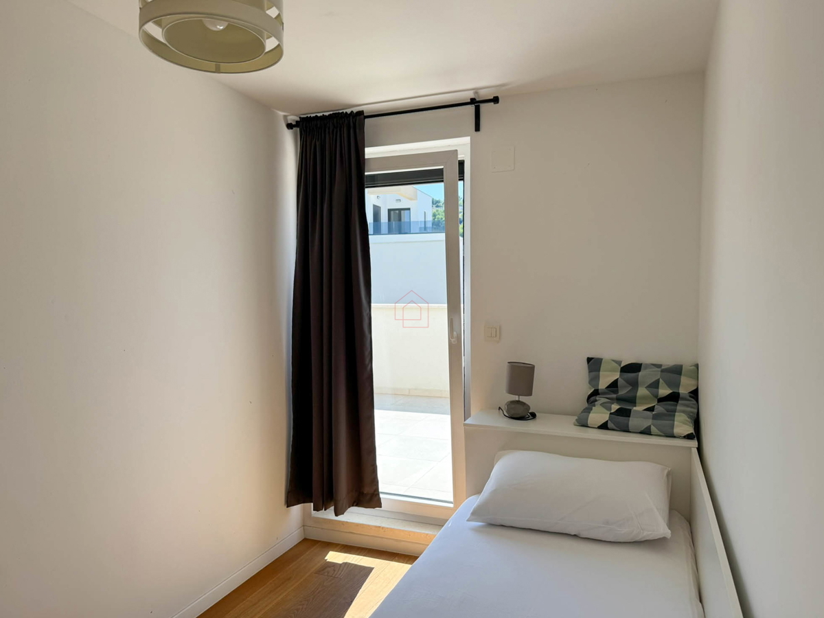 Penthouse s tremi spalnicami, s panoramskim razgledom in garažo