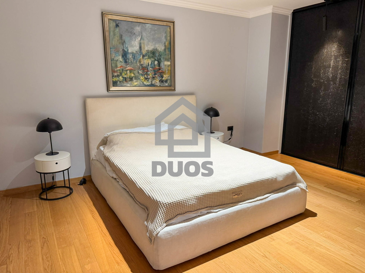 Čudovito prenovljena in moderno urejena kamnita hiša v središču Murtera z dvigalom