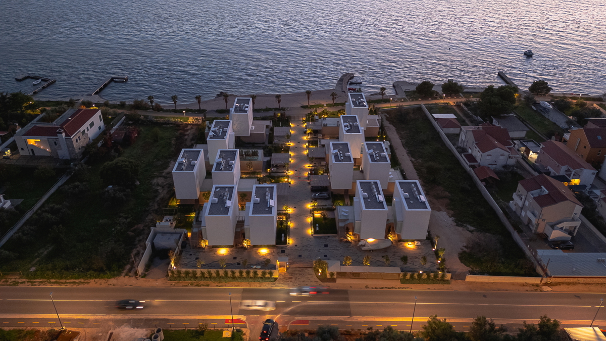 Čudovita dizajnerska vila s štirimi spalnicami in praktično razporeditvijo