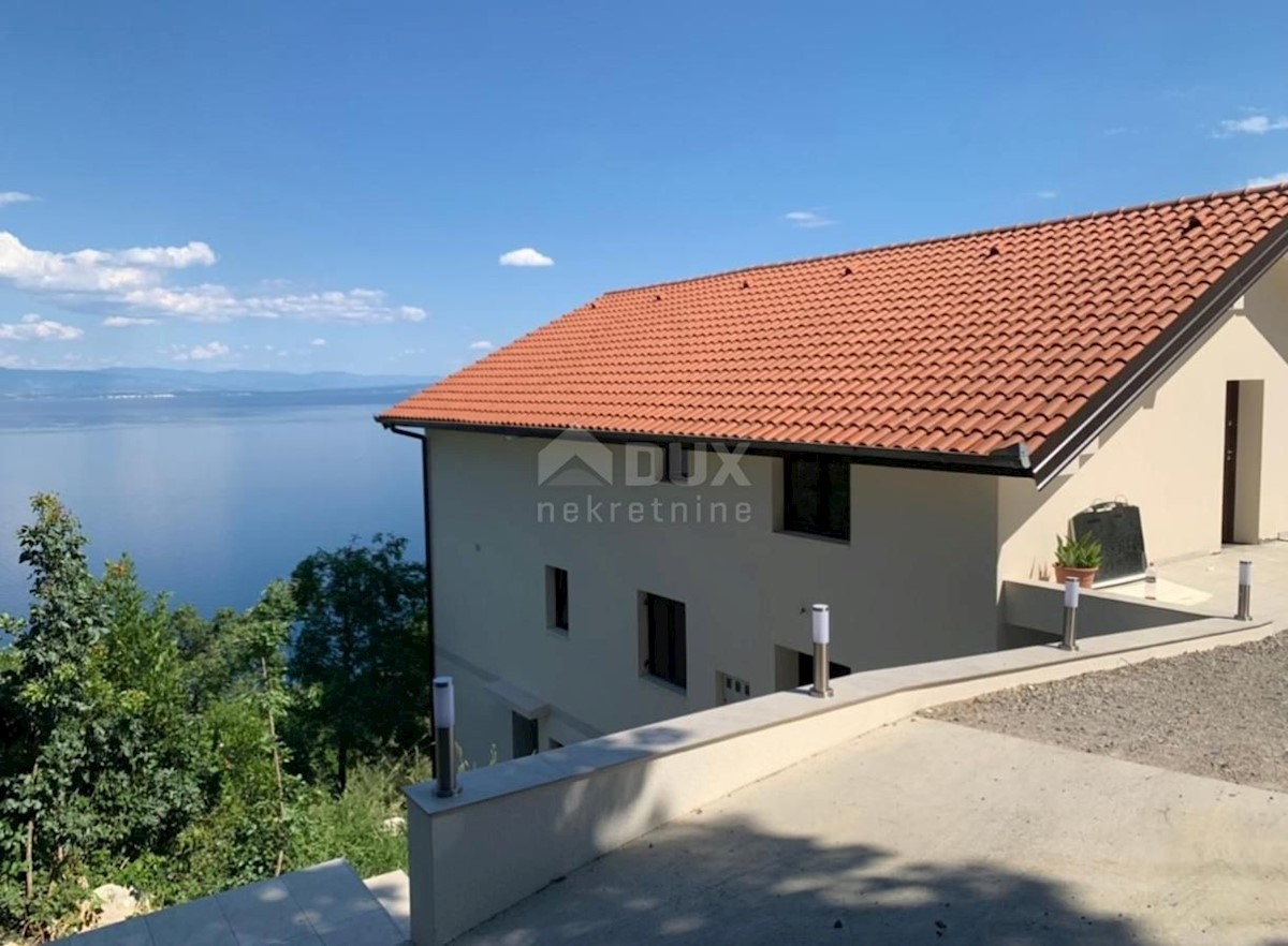 OPATIJA, MEDVEJA - hiša 340 m2 s pogledom na morje in okolico 800 m2