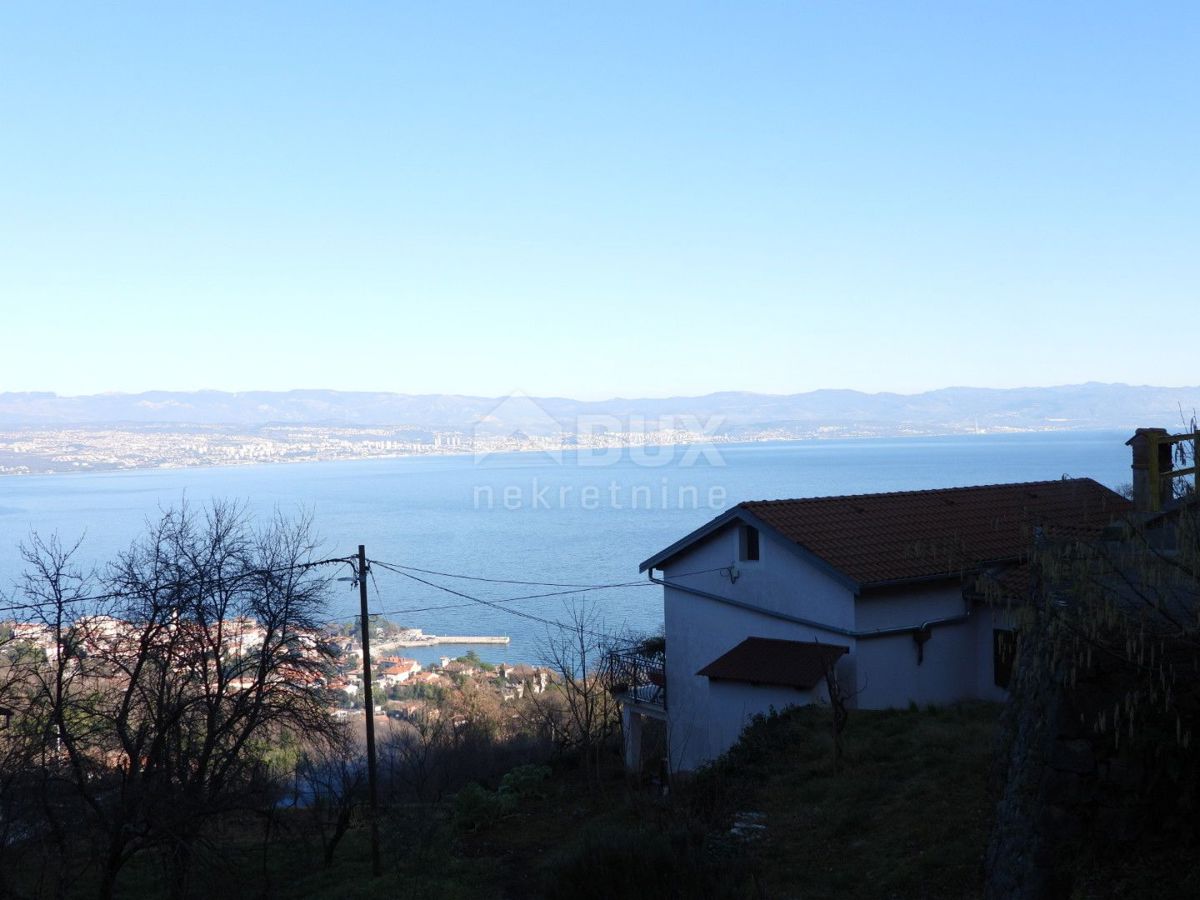 OPATIJA, LOVRAN, LIGANJ - zemljišče 1250m2 s pogledom na morje za stanovanjsko gradnjo - stanovanja / apartmaji / družinska hiša / vila / za najem hiš z bazenom / počitniška hiša z bazenom