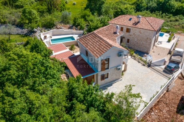OTOK KRK, MALINSKA - Samostojna hiša z bazenom