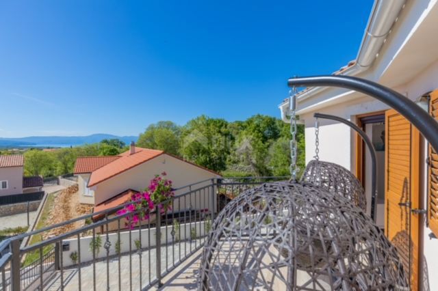 OTOK KRK, MALINSKA - Samostojna hiša z bazenom