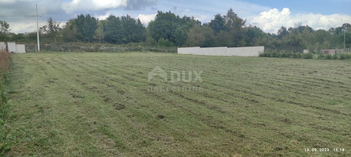 ISTRA, BARBAN - Gradbeno zemljišče z gradbenim dovoljenjem