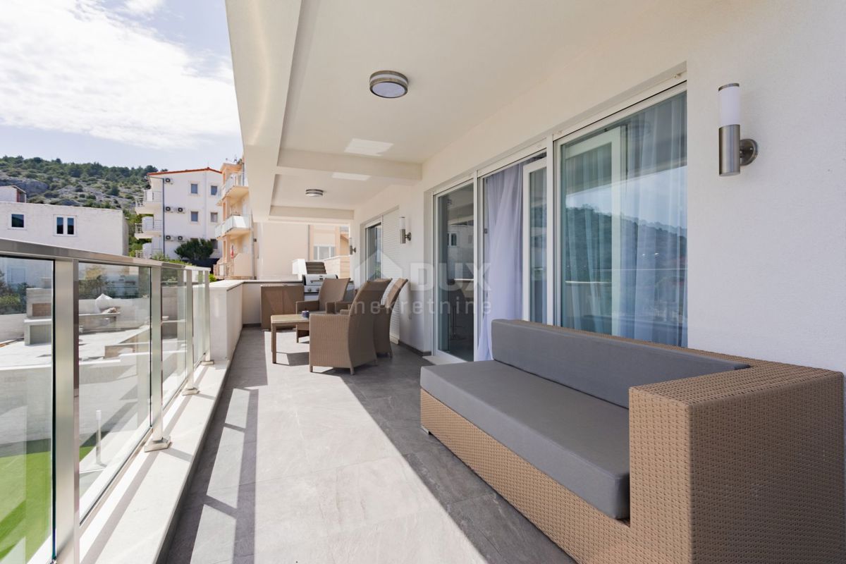 ŠIBENIK, RAŽANJ - Luksuzna vila z bazenom 40 m od morja