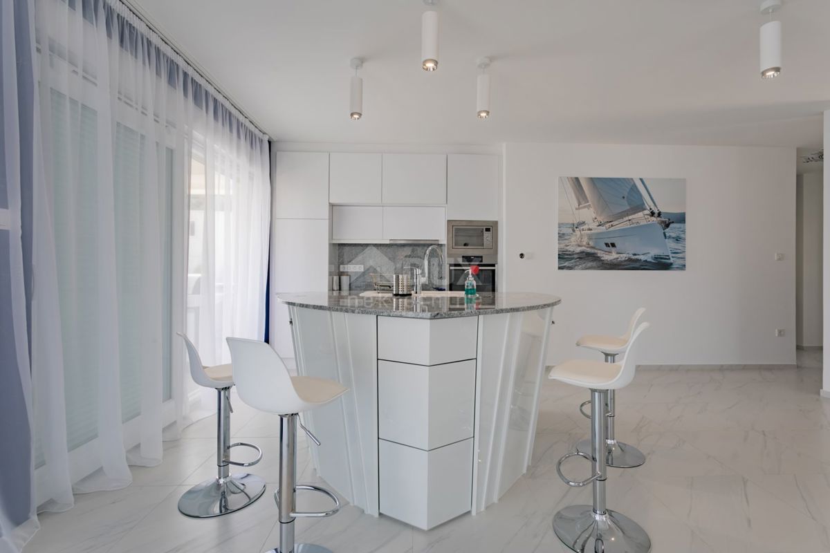 ŠIBENIK, RAŽANJ - Luksuzna vila z bazenom 40 m od morja