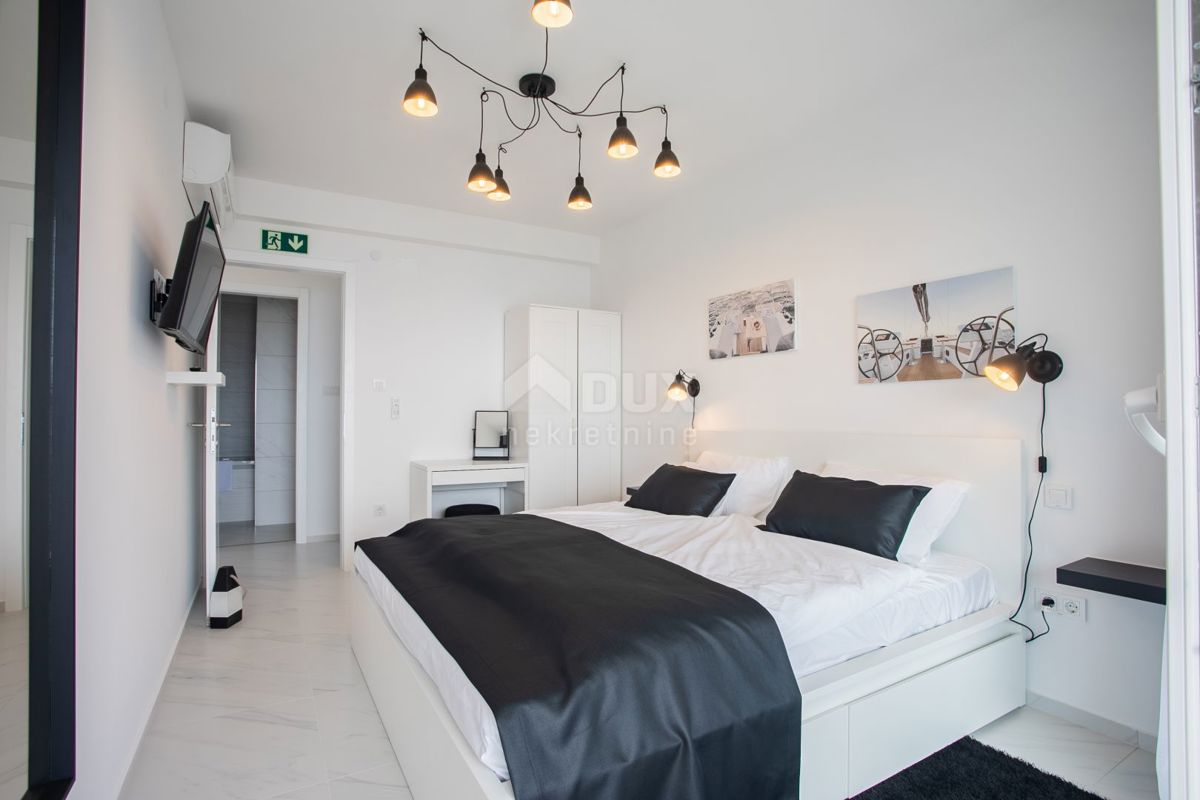 ŠIBENIK, RAŽANJ - Luksuzna vila z bazenom 40 m od morja