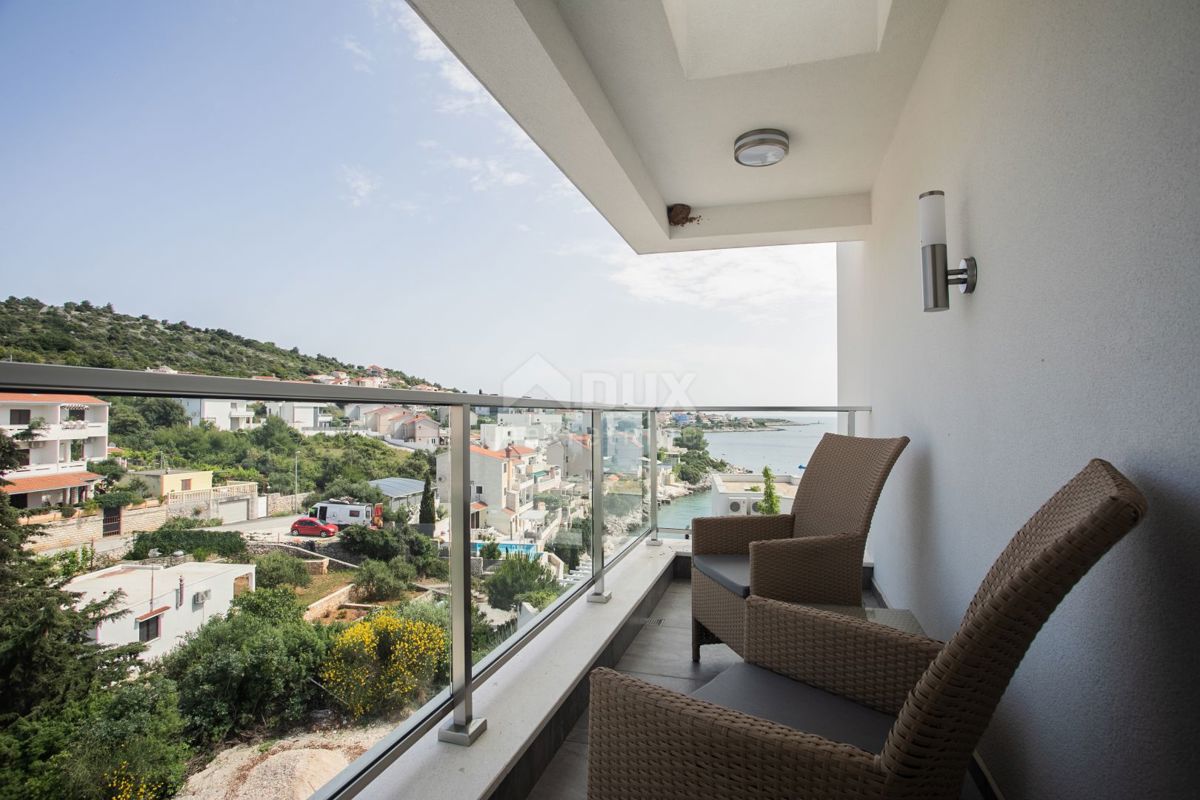 ŠIBENIK, RAŽANJ - Luksuzna vila z bazenom 40 m od morja