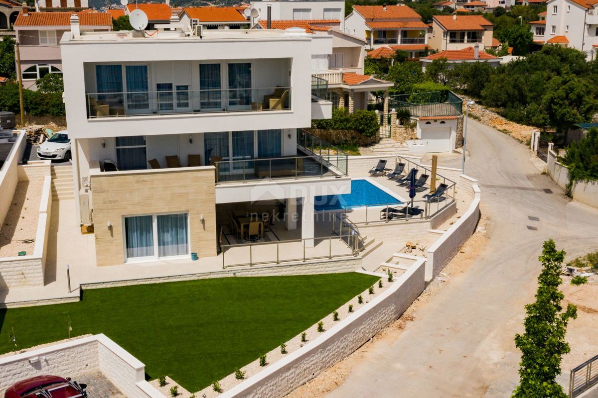 ŠIBENIK, RAŽANJ - Luksuzna vila z bazenom 40 m od morja