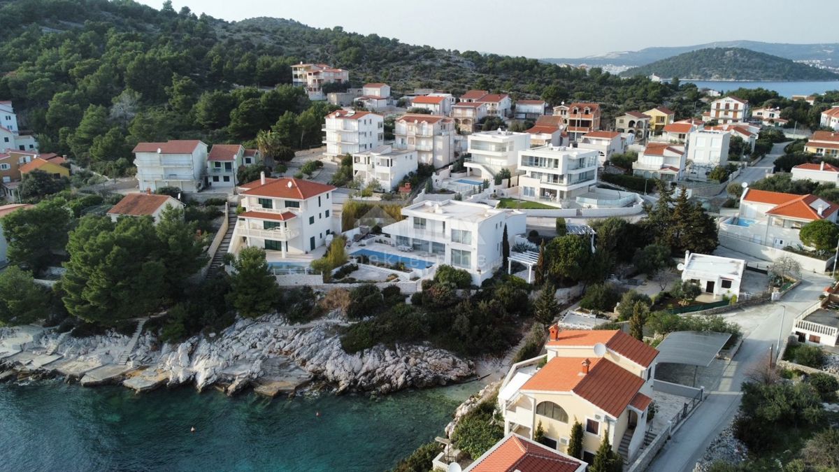 ŠIBENIK, RAŽANJ - Luksuzna vila z bazenom 40 m od morja