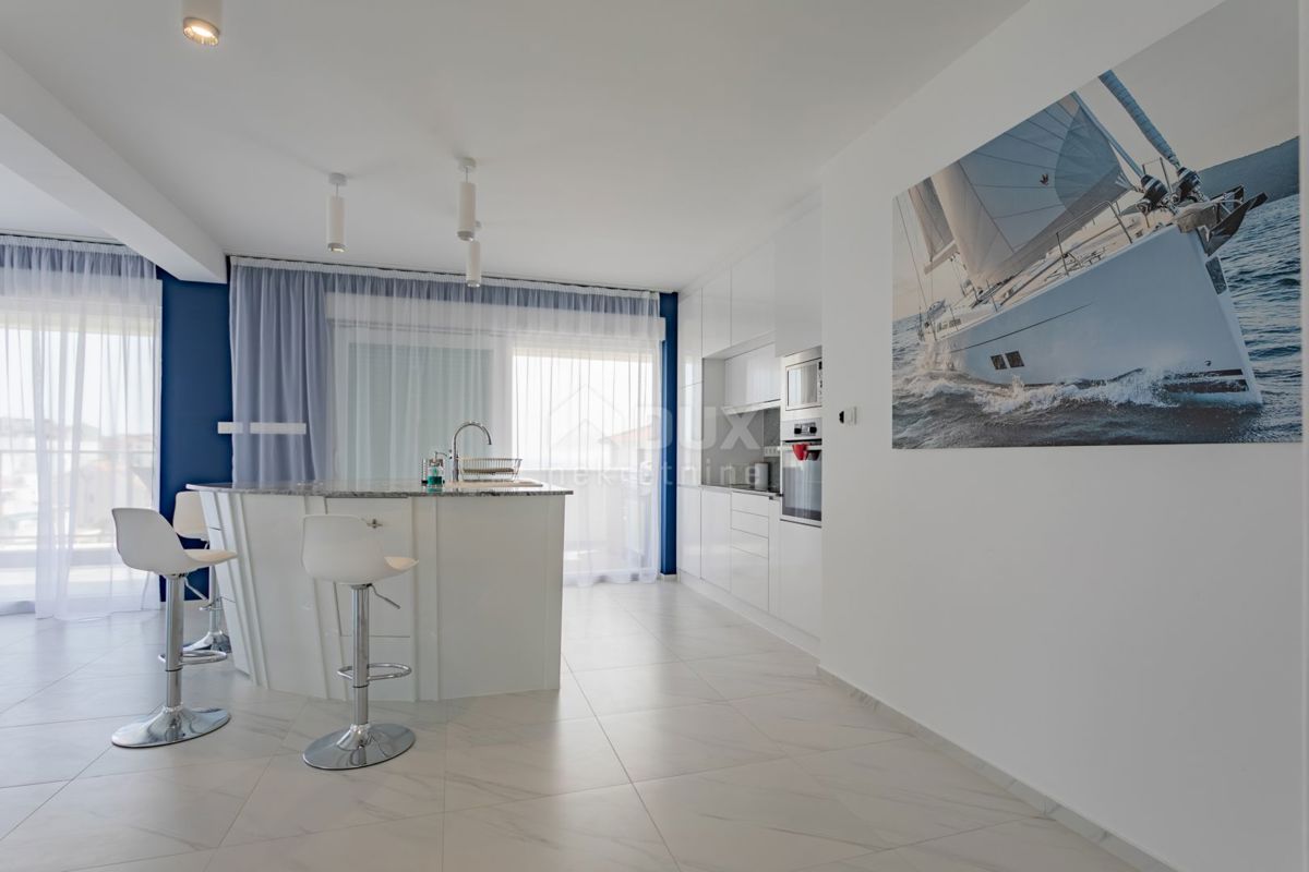ŠIBENIK, RAŽANJ - Luksuzna vila z bazenom 40 m od morja