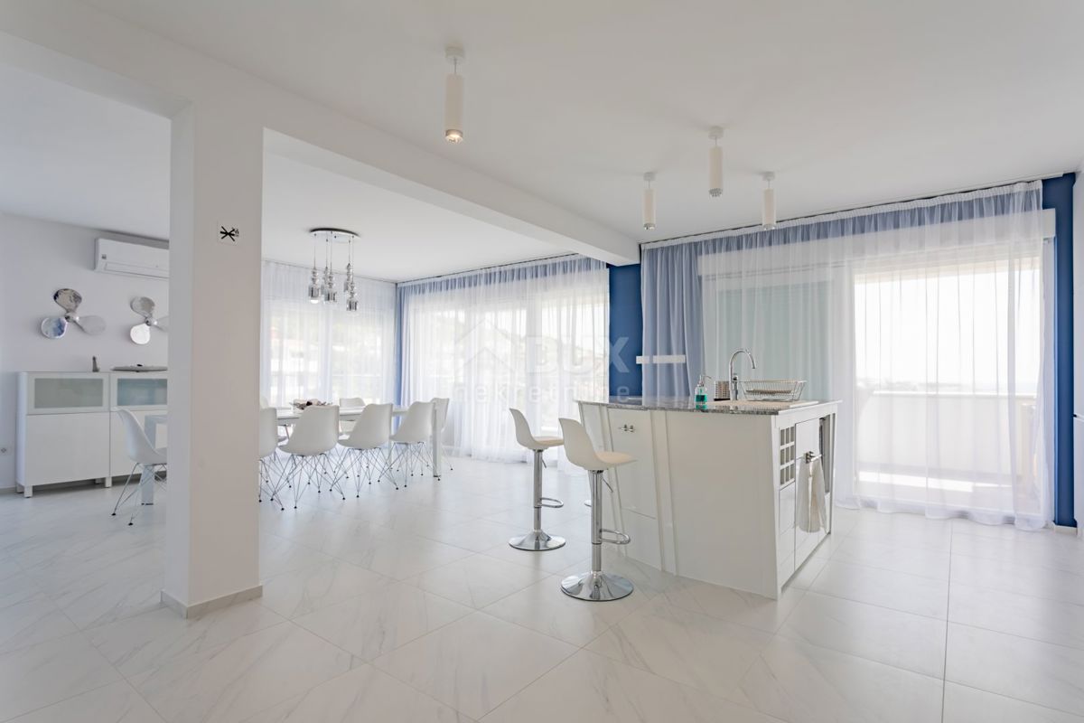 ŠIBENIK, RAŽANJ - Luksuzna vila z bazenom 40 m od morja