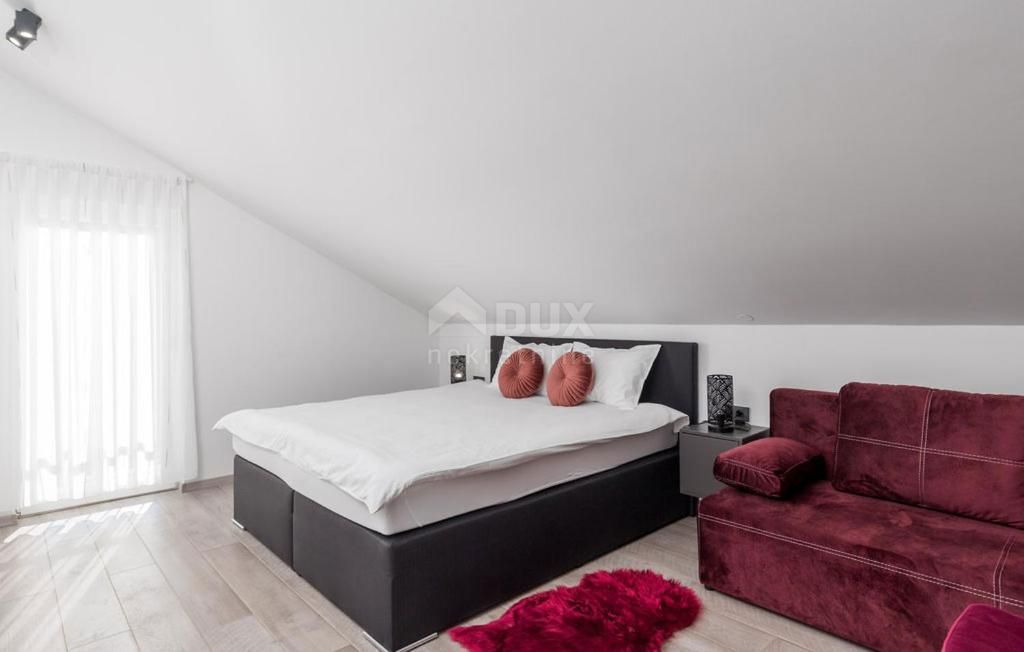 OPATIJA, POLJANE - Vila z bazenom, teraso in panoramskim pogledom na morje
