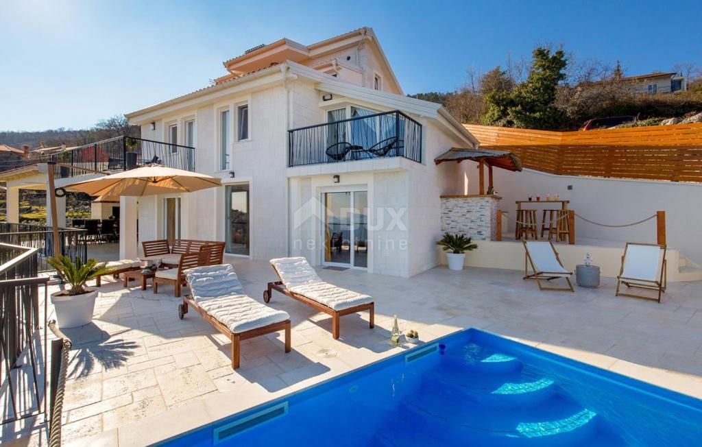 OPATIJA, POLJANE - Vila z bazenom, teraso in panoramskim pogledom na morje