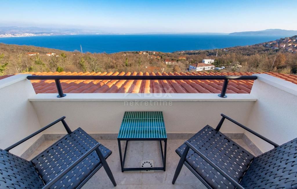 OPATIJA, POLJANE - Vila z bazenom, teraso in panoramskim pogledom na morje