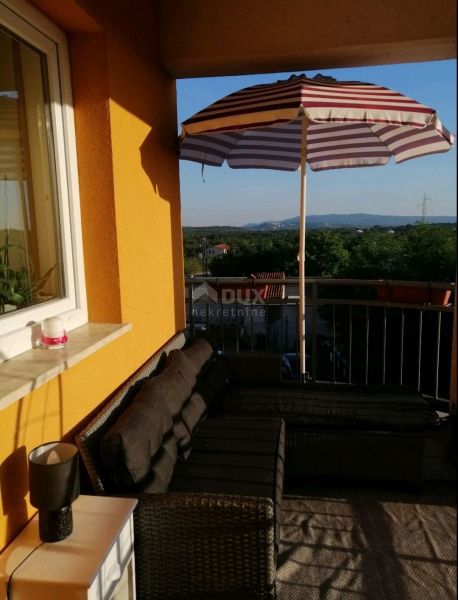 ISTRA, LABIN - Udobno stanovanje s pogledom na staro mestno jedro