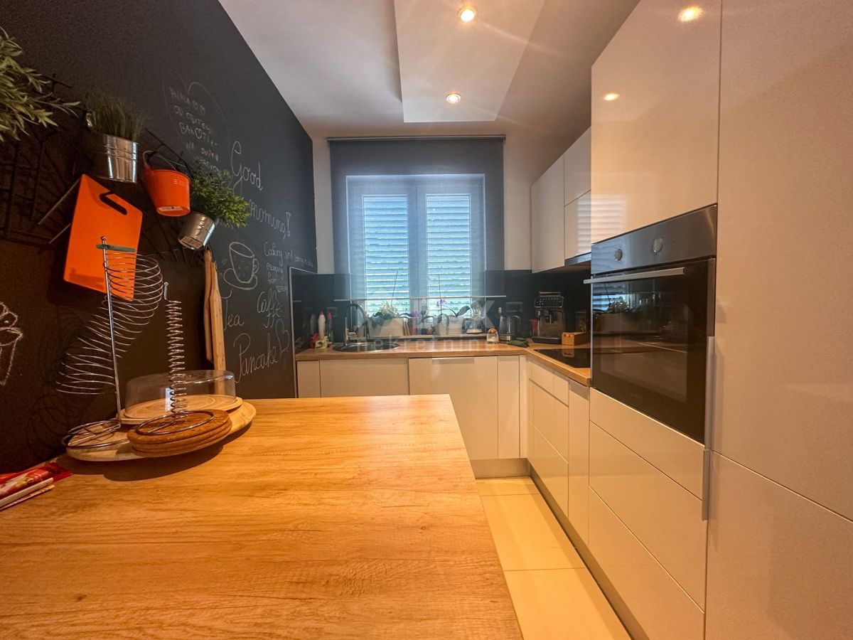RIJEKA, ŠKURINJE - novo adaptirano stanovanje 3s, 72 m2, pogled na morje