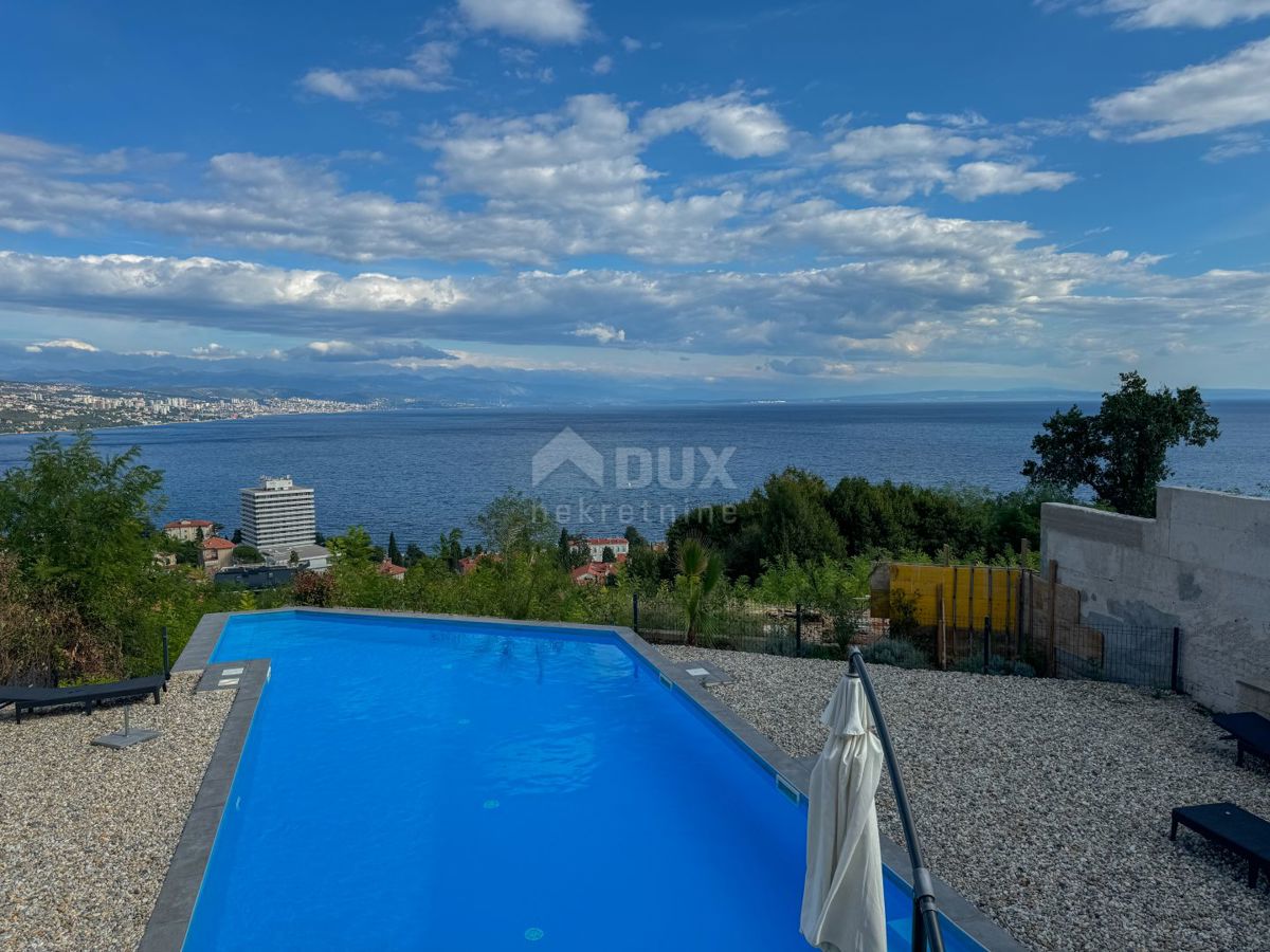 OPATIJA, CENTER - vrhunsko opremljeno stanovanje v novogradnji, panoramski pogled, garaža, dvigalo, bazen