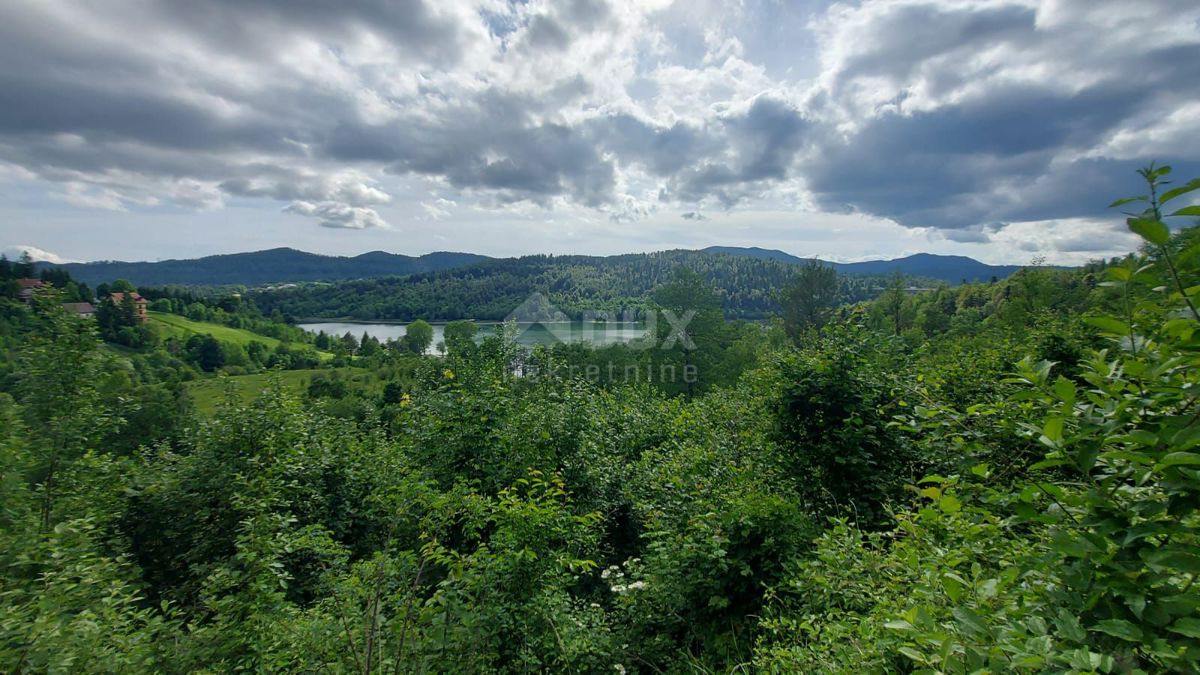 GORSKI KOTAR, FUŽINE - edinstven projekt v osrčju Gorskega kotarja, gradbeno zemljišče 1197 m2 s projektom za vilo, priložnost za investicijo!