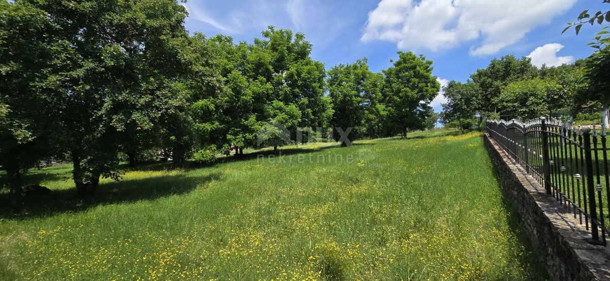Grožnjan, 1.300m2