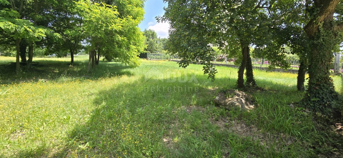 Grožnjan, 1.300m2