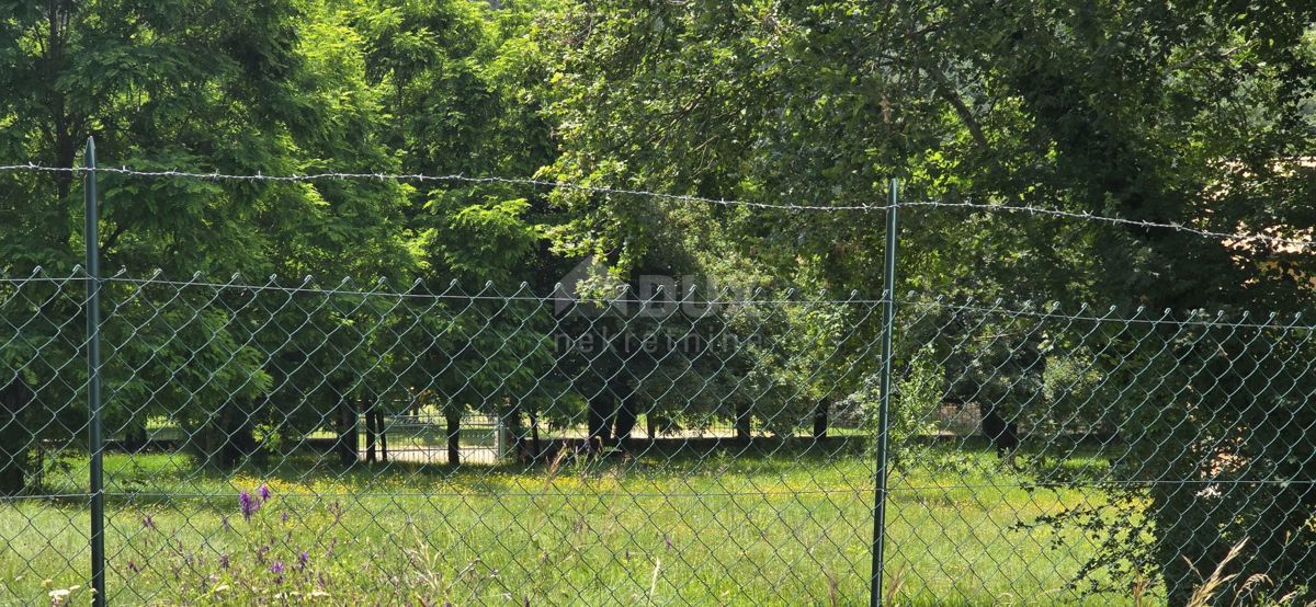 Grožnjan, 1.300m2