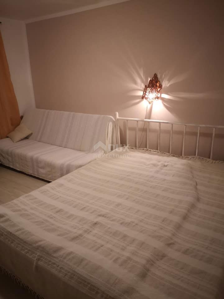 CRIKVENICA - čudovito 2 sobno stanovanje s teraso na odlični lokaciji