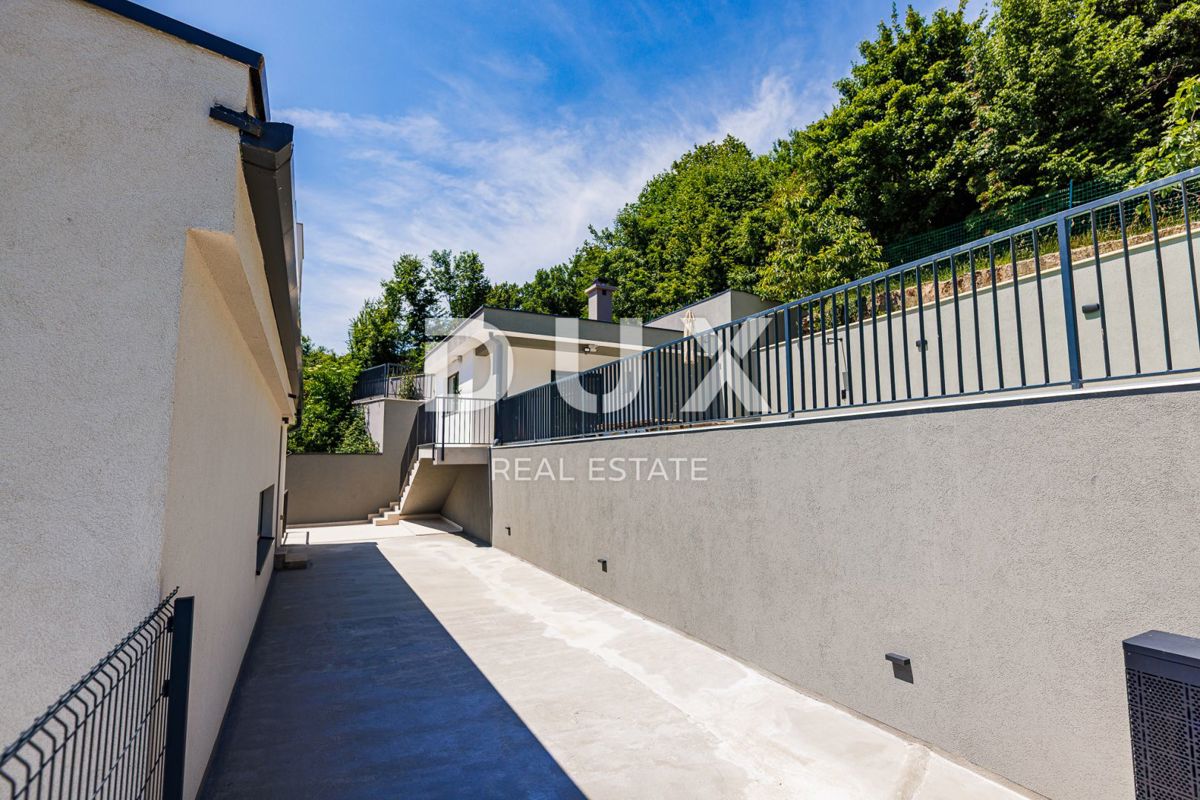 OPATIJA, BREGI - samostojna hiša 180m2 s panoramskim pogledom na morje + vrt 600m2