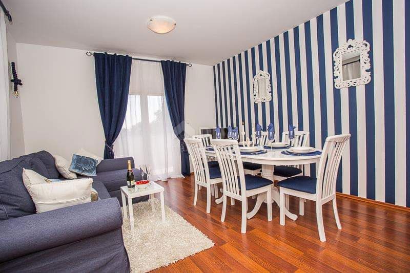 CRIKVENICA - luksuzna hiša s petimi apartmaji