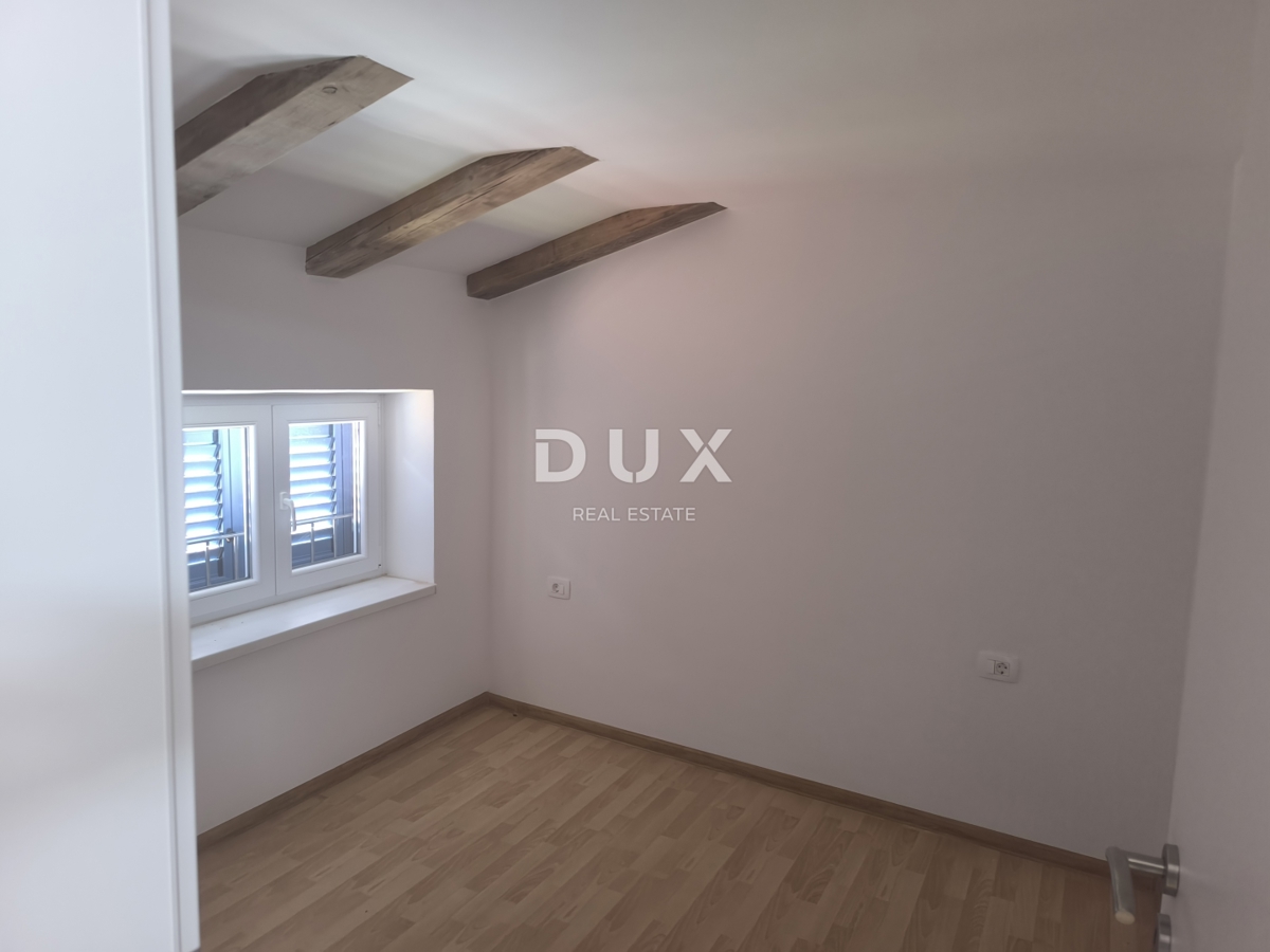 ISTRA, JURŠIĆI - Kamnita vrstna hiša z bazenom + apartma, NA KLJUČ