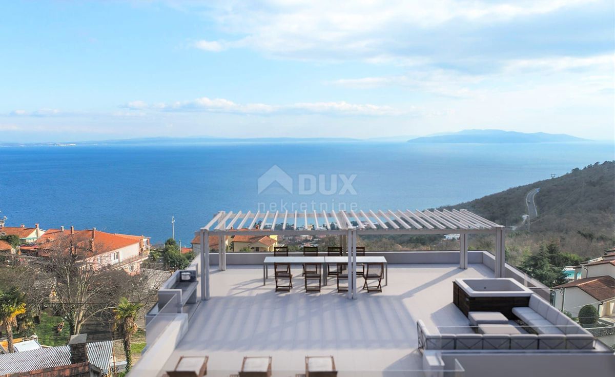 OPATIJA, BREGI - pritličje stanovanje 70m2 s panoramskim pogledom na morje in bazen + vrt 150m2