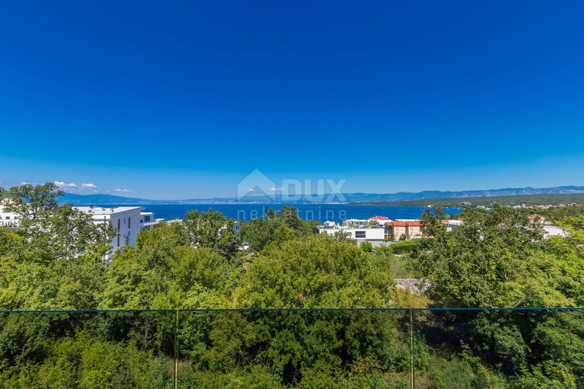 OTOK KRK, MALINSKA - Luksuzni penthouse z bazenom in panoramskim pogledom na morje