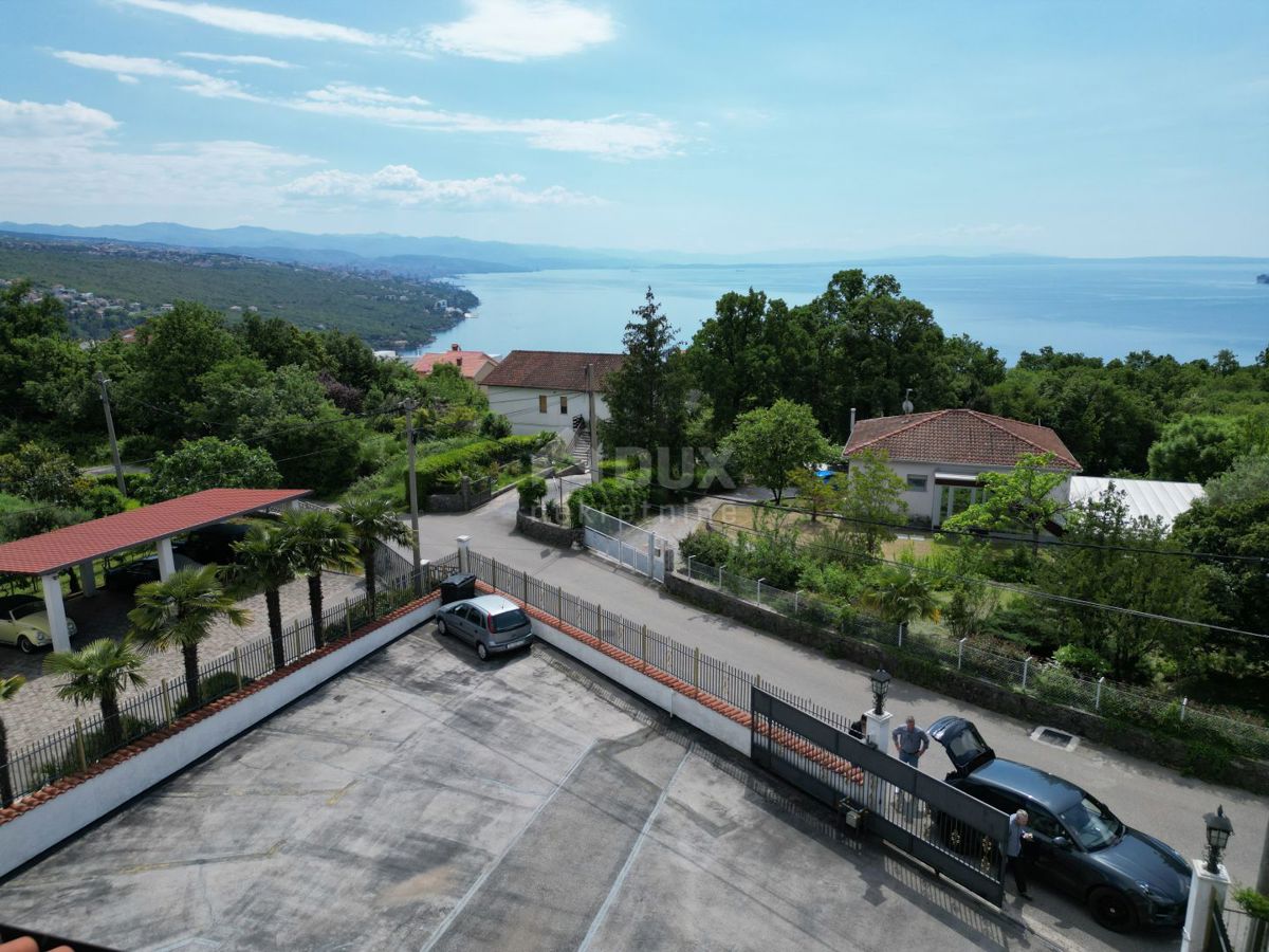 OPATIJA, POBRI - dobro vzdrževana vila 542m2 z velikim potencialom s pogledom na morje in vrtom 1200m2