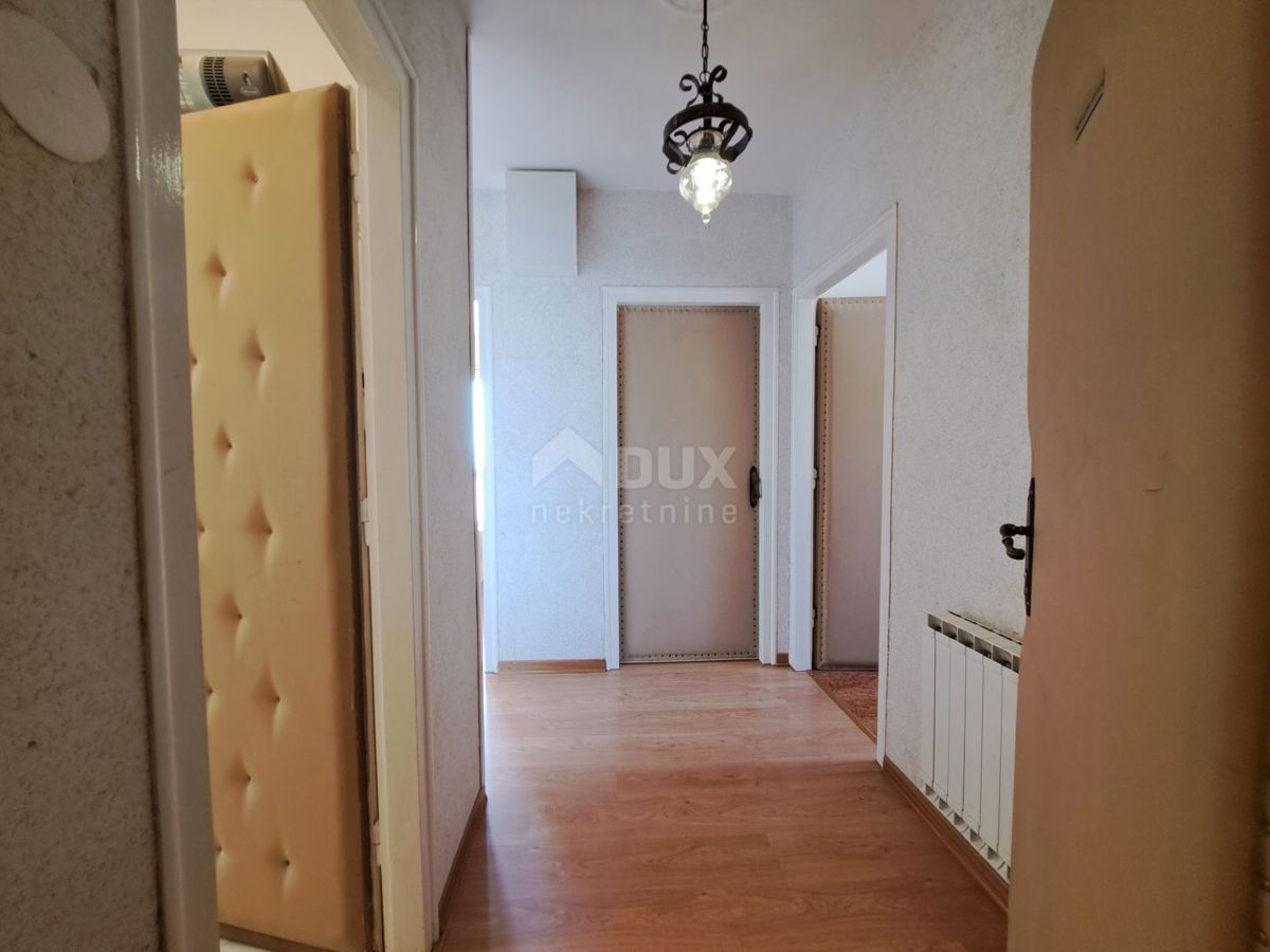 OPATIJA, POBRI - dobro vzdrževana vila 542m2 z velikim potencialom s pogledom na morje in vrtom 1200m2