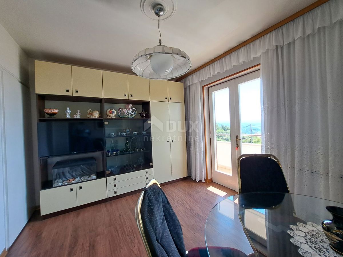 OPATIJA, POBRI - dobro vzdrževana vila 542m2 z velikim potencialom s pogledom na morje in vrtom 1200m2