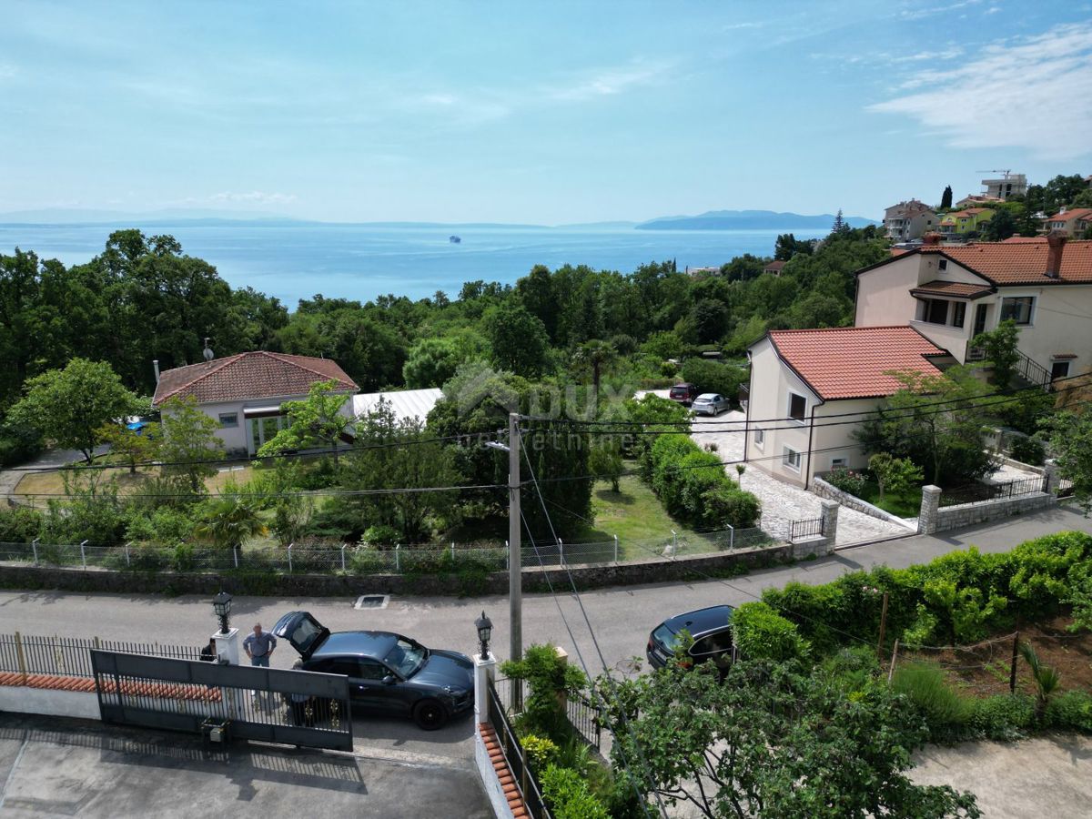 OPATIJA, POBRI - dobro vzdrževana vila 542m2 z velikim potencialom s pogledom na morje in vrtom 1200m2