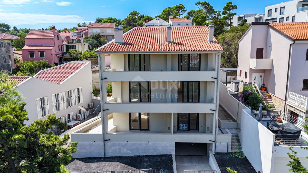 MALI LOŠINJ, CENTER - Edinstven penthouse 100m od morja!