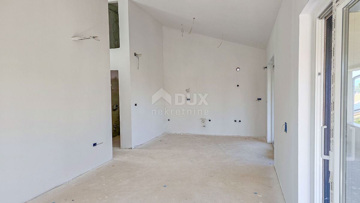 MALI LOŠINJ, CENTER - Edinstven penthouse 100m od morja!