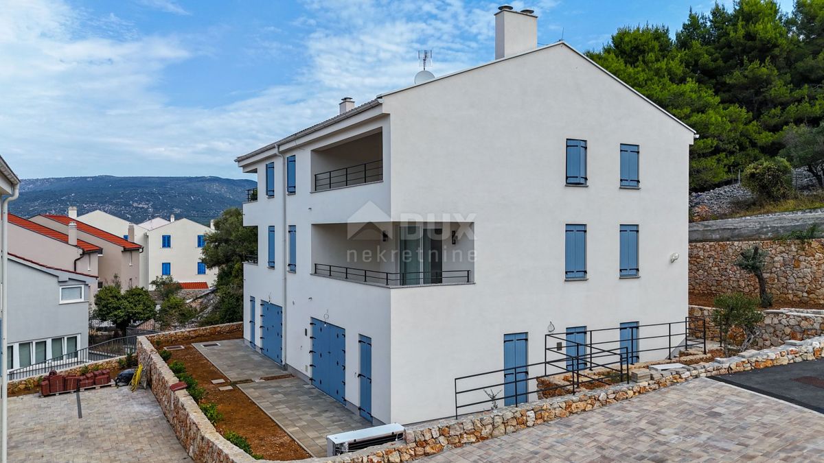 OTOK CRES, CRES - Dvonadstropni apartma v novogradnji z mediteranskim šarmom