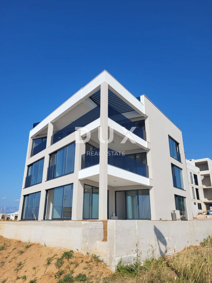PRIVLAKA, ZADAR - S1 Luksuzna novogradnja v prvi vrsti do morja