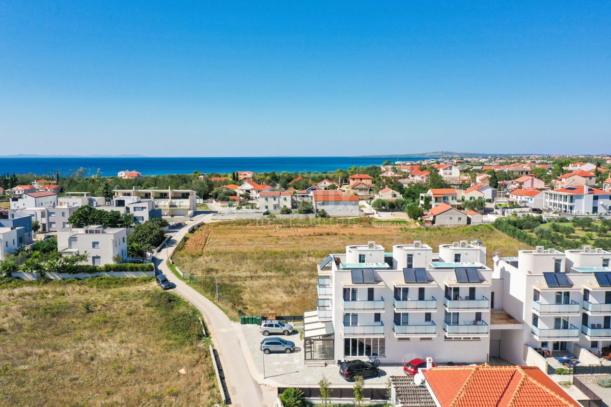 ZADAR, PRIVLAKA - Vaša sanjska vila: pogled na morje, jacuzzi na strehi in le 100 m do plaže! R4