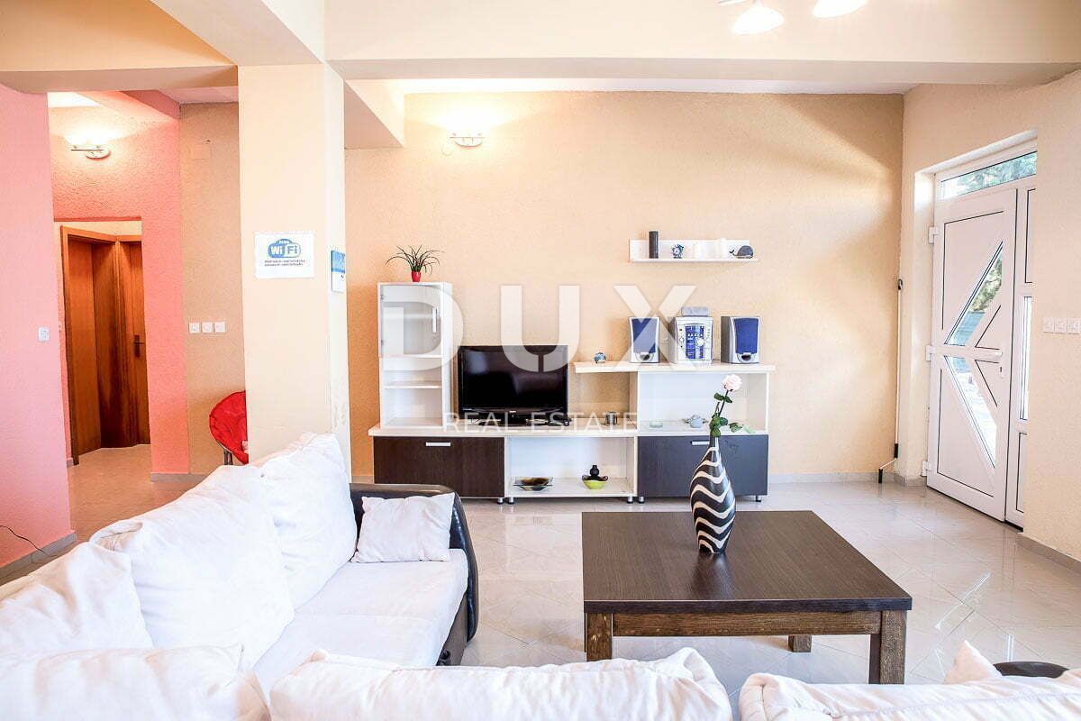 STARIGRAD PAKLENICA - apartmajska hiša blizu morja