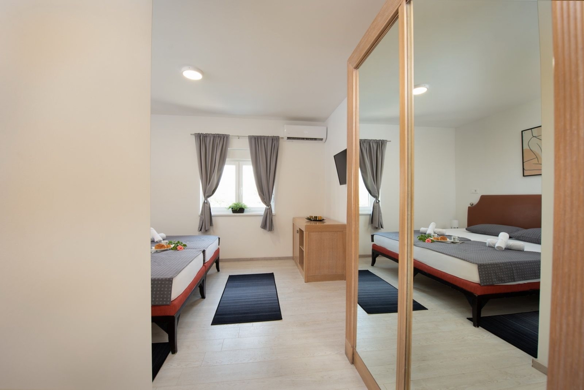 ISTRA, PIĆAN - Motel s 70 ležišči, 1025 m2