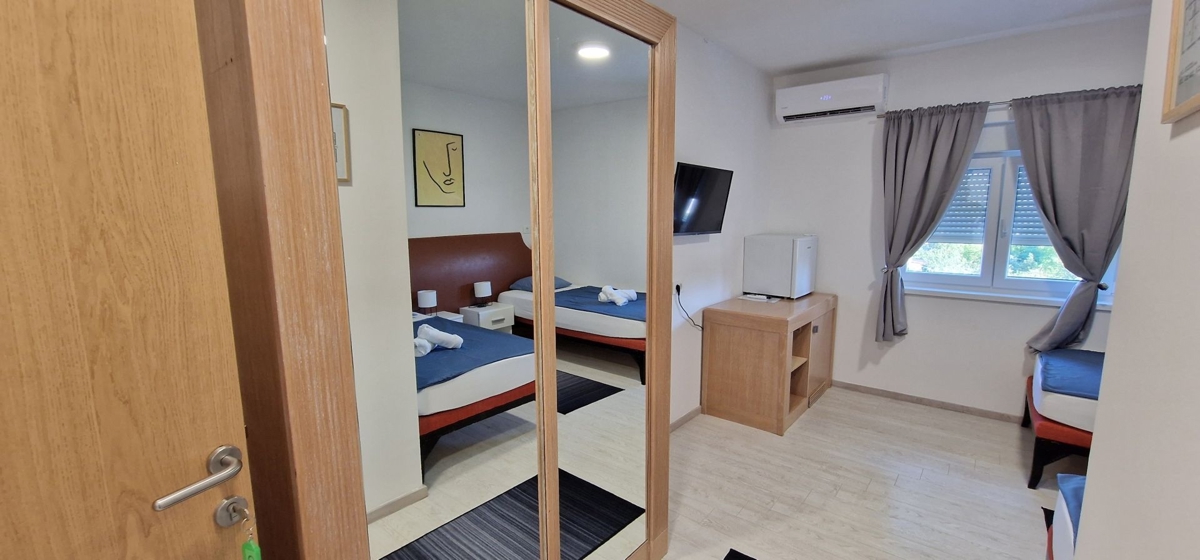 ISTRA, PIĆAN - Motel s 70 ležišči, 1025 m2