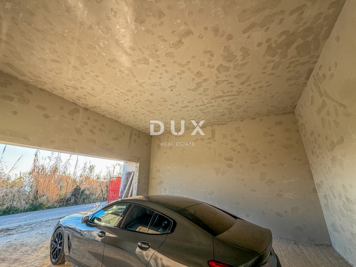 ISTRA, KRASICA - moderna samostojna vila z bazenom s panoramskim razgledom in garažo