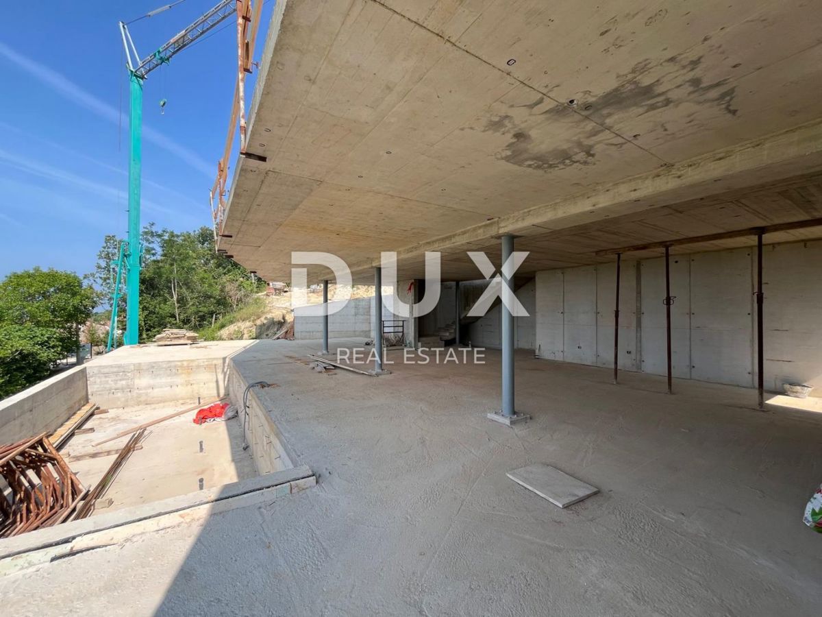 ISTRA, KRASICA - moderna samostojna vila z bazenom s panoramskim razgledom in garažo