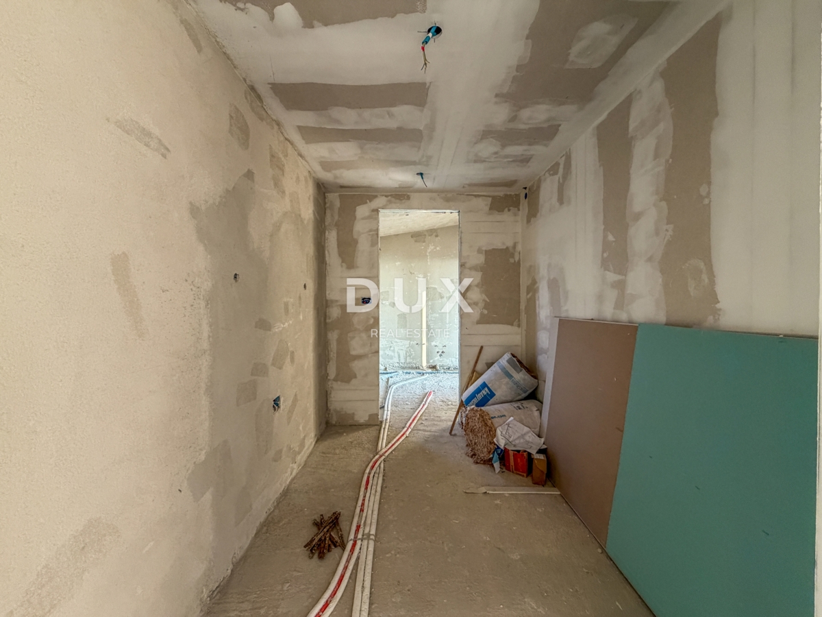 ISTRA, KRASICA - moderna samostojna vila z bazenom s panoramskim razgledom in garažo