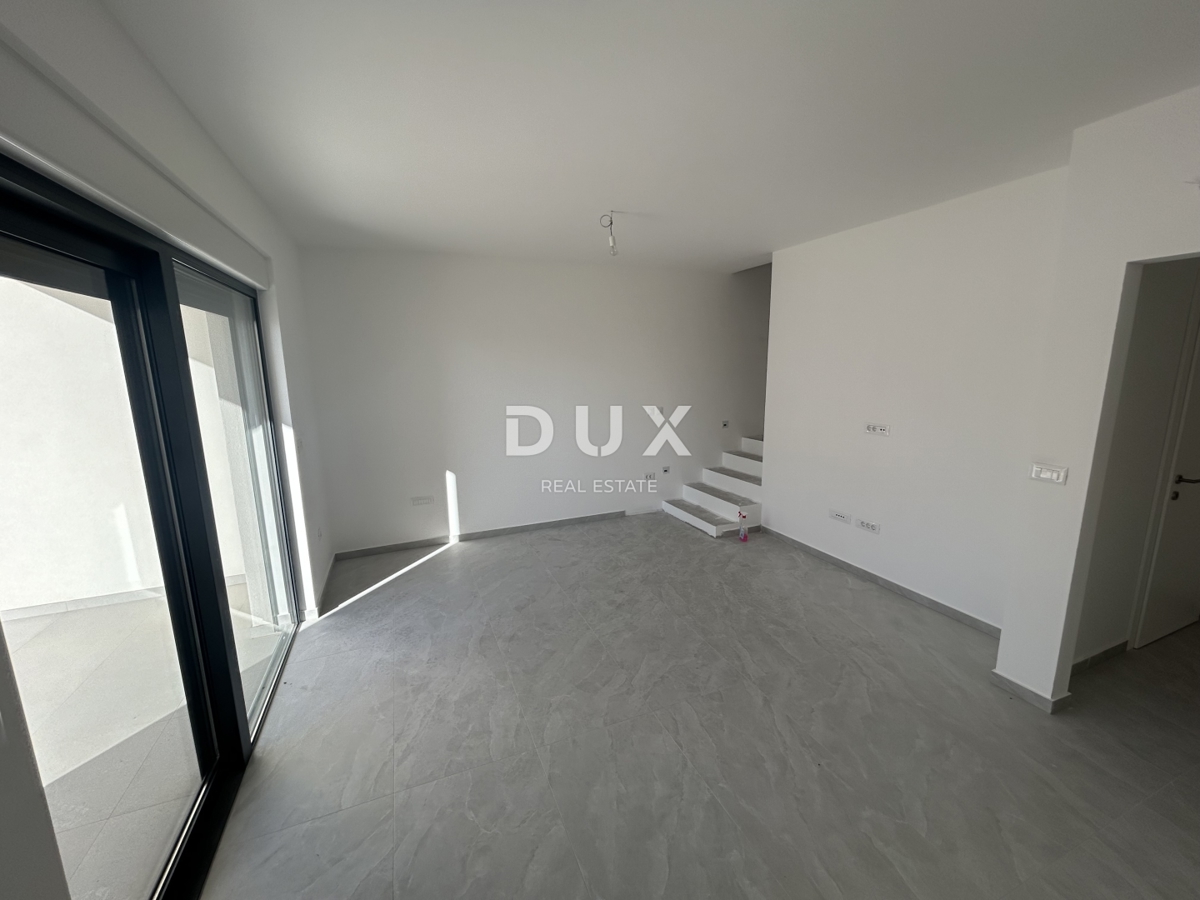 ŠIBENIK, VODICE - Dvojno stanovanje v novogradnji na mirni lokaciji