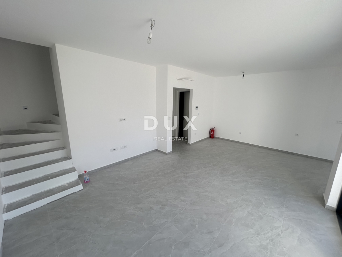 ŠIBENIK, VODICE - Dvojno stanovanje v novogradnji na mirni lokaciji