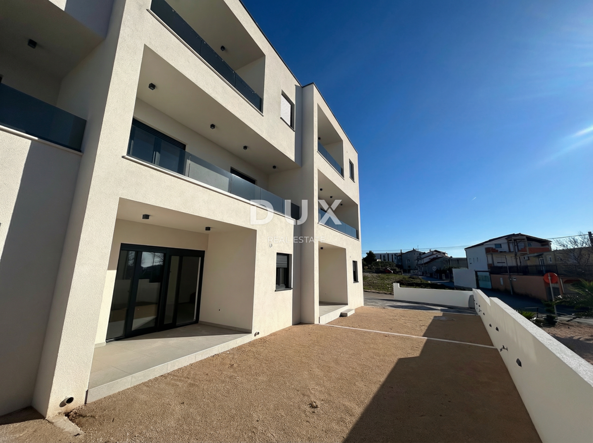 ŠIBENIK, VODICE - Dvojno stanovanje v novogradnji na mirni lokaciji